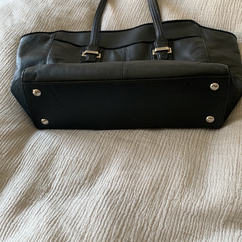 Authentic Coach Shoulder Bag - Picture 2 of 4
